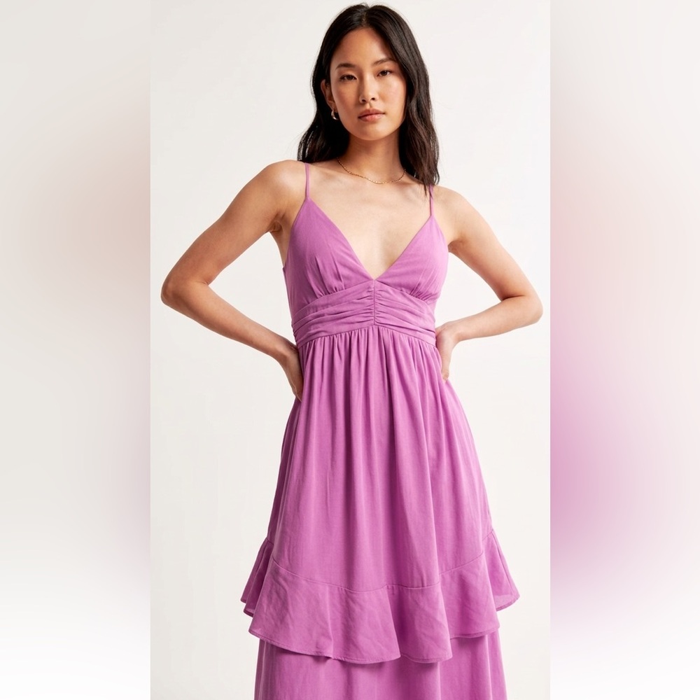 Abercrombie & Fitch Tiered Maxi Dress with Spaghetti Straps - Purple - Picture 3 of 5